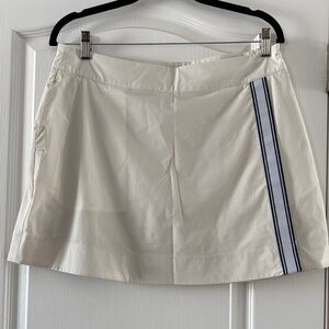 Vineyard Vines Cream Mini Skort with Navy Stripe size medium
